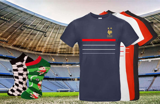 Stade de football et maillots avec socquettes ballon et joueurs