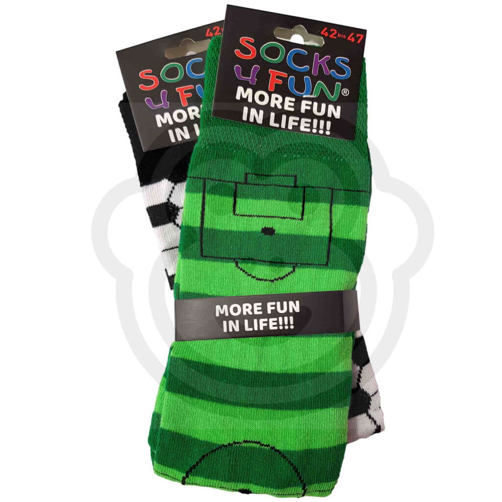 Chaussettes football ballon noir et blanc et terrain - Lot 2 paires, motifs ballon et terrain de foot vert.