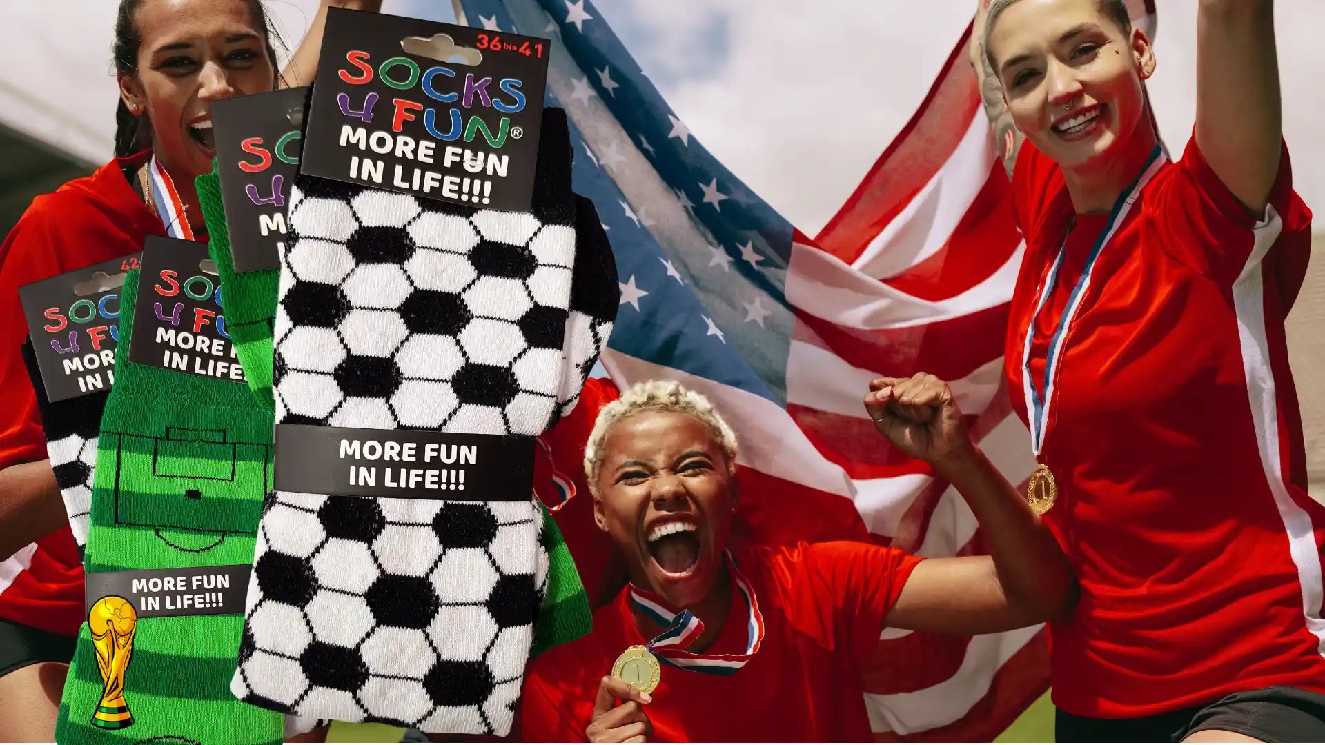 Trois jeunes supportrices de football manifestent leur joie avec le drapeau américain pour la coupe du monde de football.